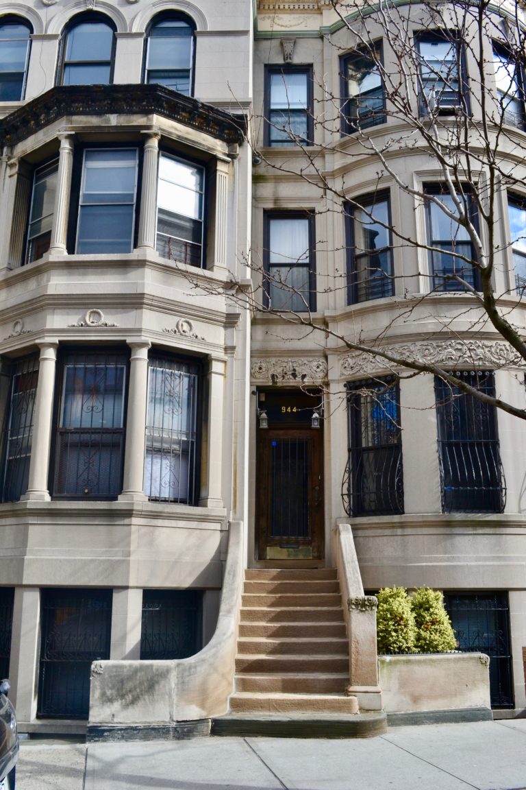 Get to Know Washington Heights Neighborhood Perfect Strangers